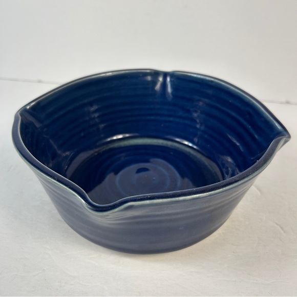 Elegant Navy Stoneware Serving Bowl - Picture 3 of 8